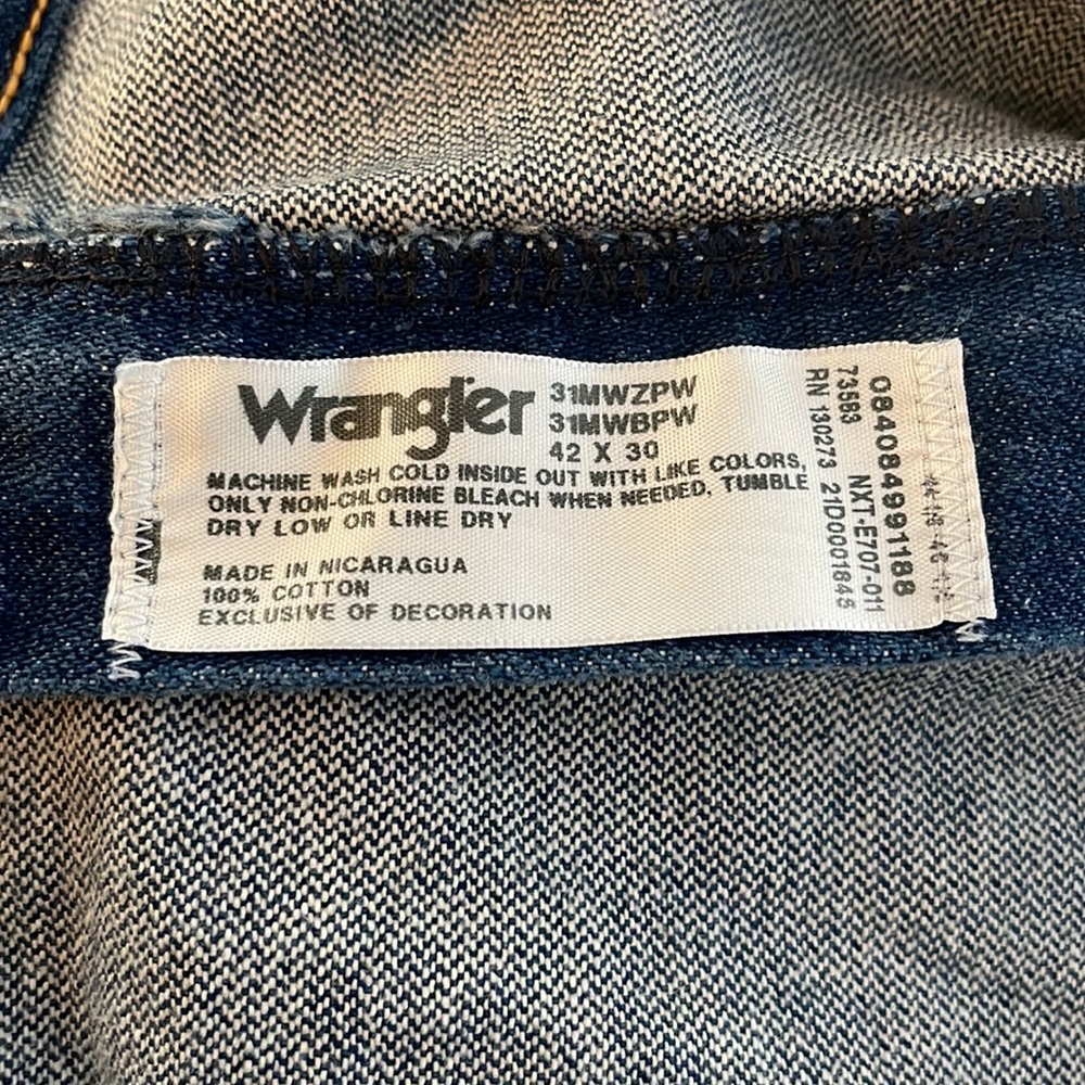 New w/o tags Wrangler Denim Blue Jeans for MEN 42x30 - Picture 8 of 8